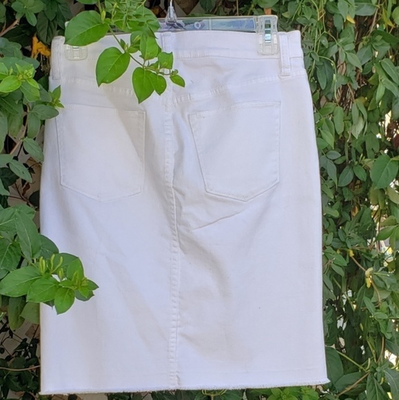 J.
Crew - Picture 3 of 4